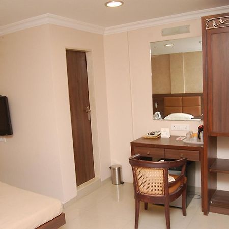 Haredia Hotel Mumbai Exterior photo